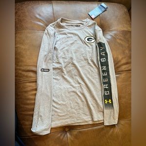 Youth Green Bay Packers long sleeve Under Armour loose size medium tshirt.